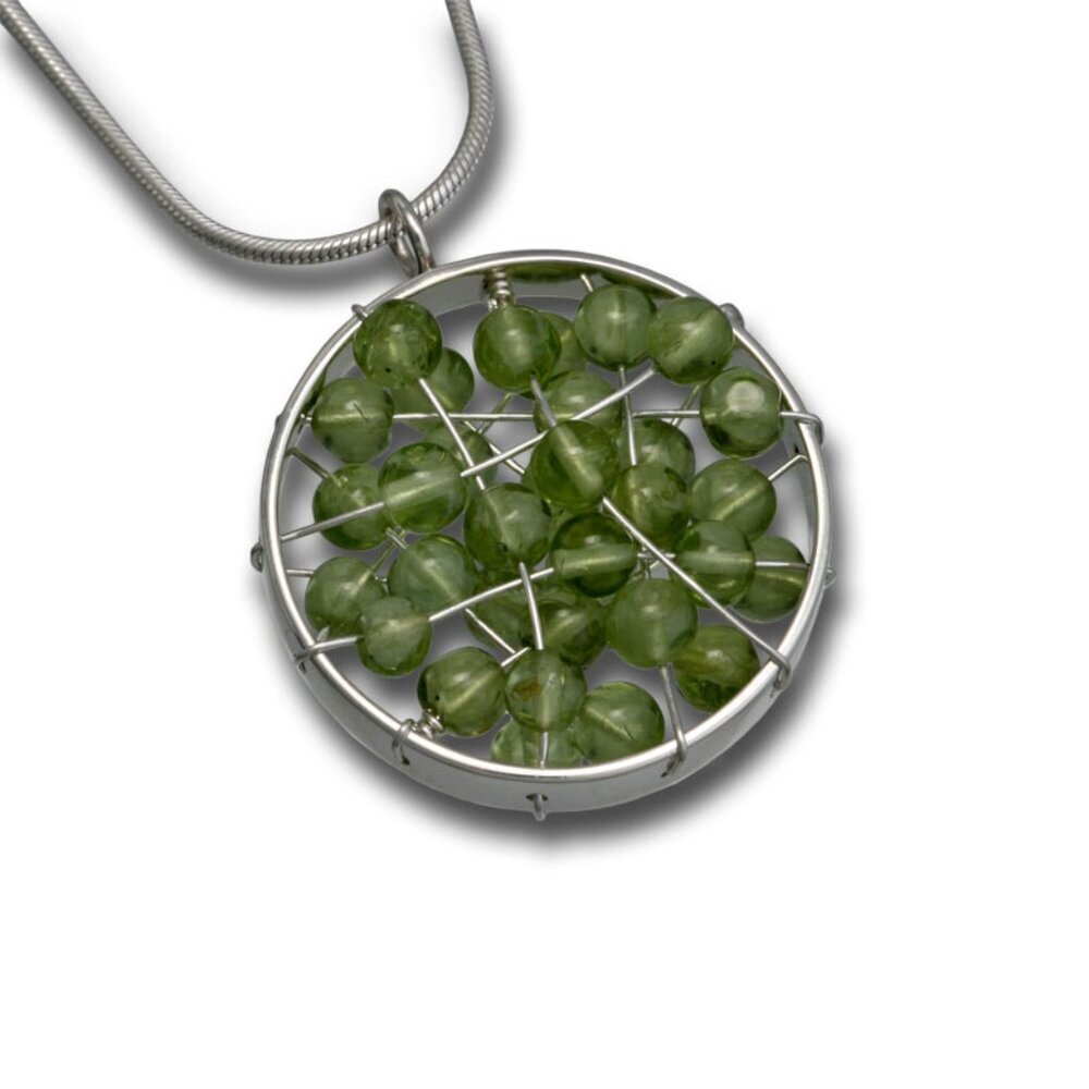 Handmade Green Peridot Beaded 925 Silver Wire‎ Wrapped Circular Pendant Necklace